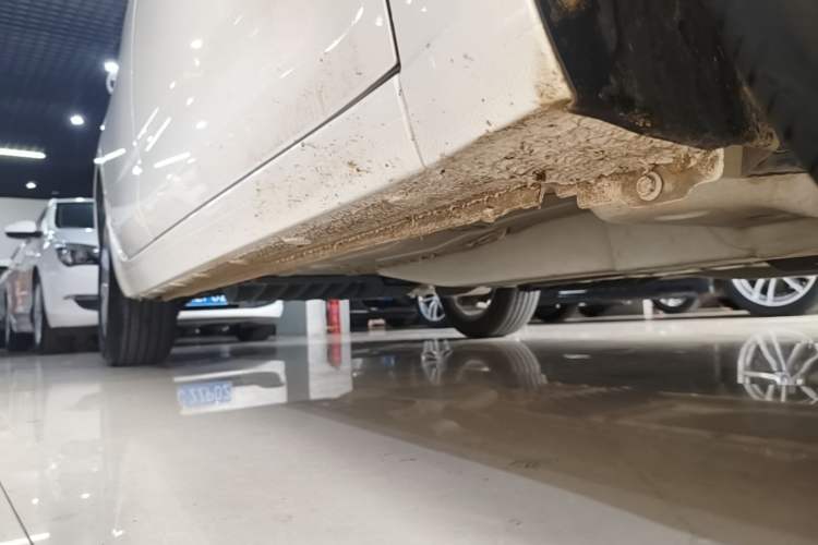 Used Chevrolet Monza 2023 1.5L Dual-Clutch Enjoyment Edition Right Side Sill