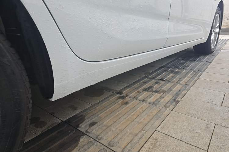 Used Chevrolet Monza 2023 1.5L Dual-Clutch Enjoyment Edition Right Side Sill