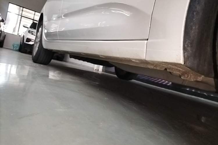 Used Chevrolet Monza 2023 1.5L Dual-Clutch Enjoyment Edition Right Side Sill