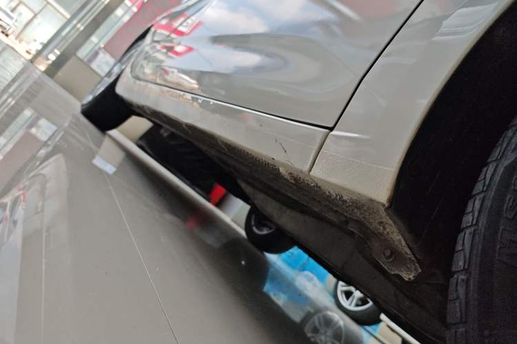 Used Chevrolet Monza 2023 1.5L Dual-Clutch Enjoyment Edition Right Side Sill