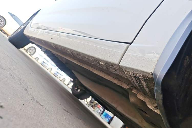 Used Chevrolet Monza 2023 1.3T Mild Hybrid Automatic Luxury Edition Right Side Sill