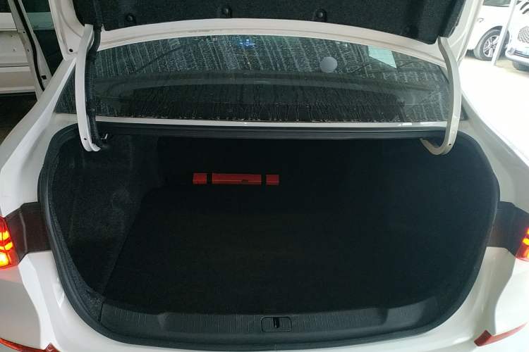Used Chevrolet Monza 2023 1.5L Dual-Clutch Enjoyment Edition Trunk