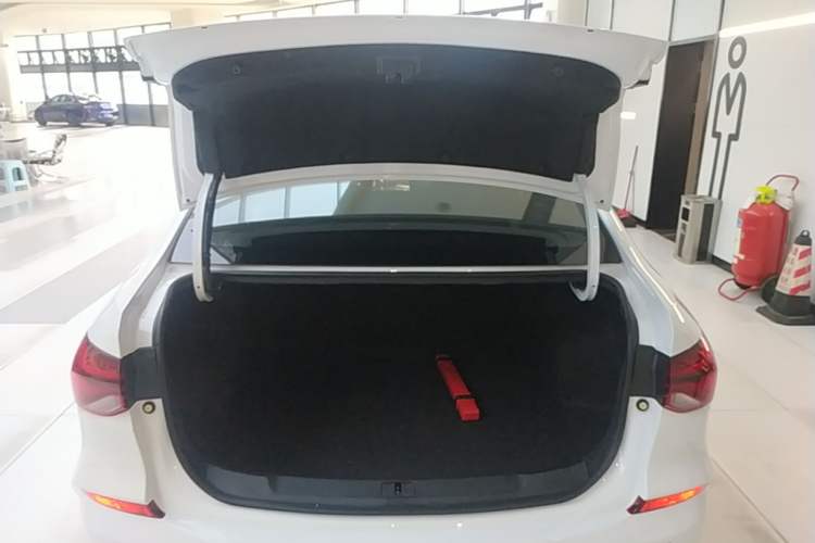Used Chevrolet Monza 2023 1.5L Dual-Clutch Enjoyment Edition Trunk