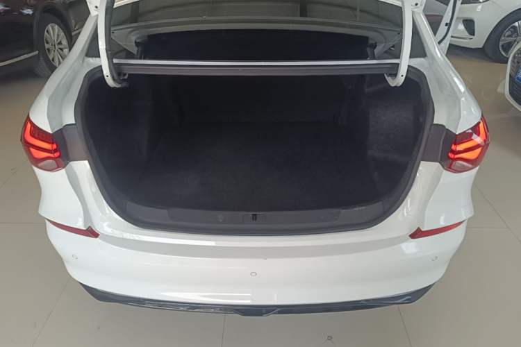 Used Chevrolet Monza 2023 1.5L Dual-Clutch Enjoyment Edition Trunk