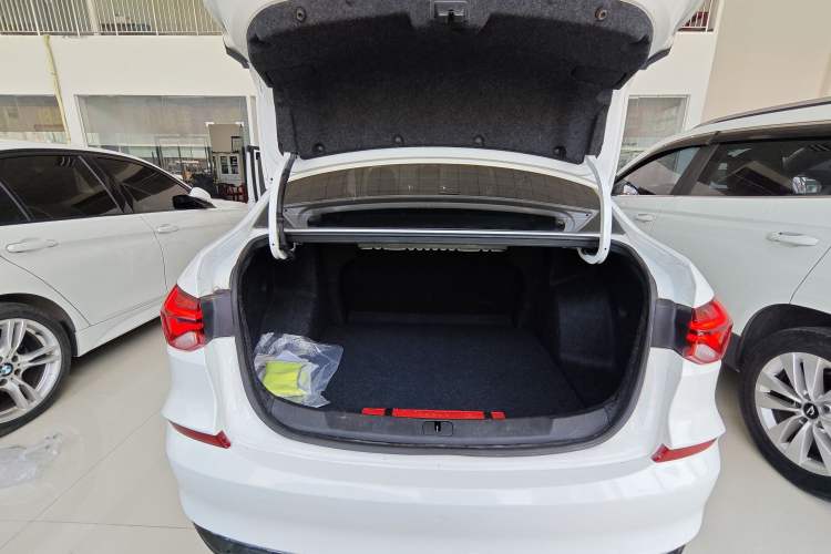 Used Chevrolet Monza 2023 1.5L Dual-Clutch Enjoyment Edition Trunk