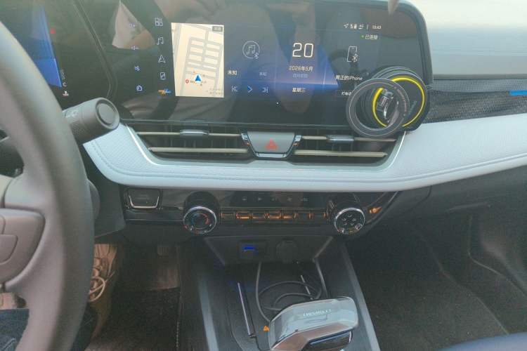 Used Chevrolet Monza 2024 1.5L Dual-Clutch Enjoyment Edition Audio And AC Panel