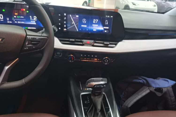 Used Chevrolet Monza 2024 1.5L Dual-Clutch Enjoyment Edition Audio And AC Panel
