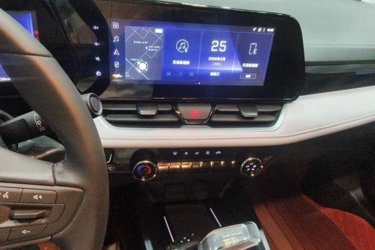Used Chevrolet Monza 2024 1.5L Dual-Clutch Enjoyment Edition Audio And AC Panel