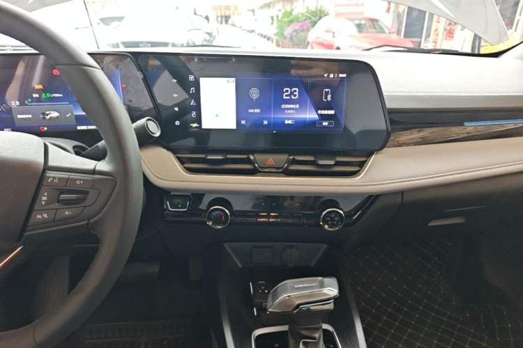 Used Chevrolet Monza 2024 1.5L Dual-Clutch Enjoyment Edition Audio And AC Panel