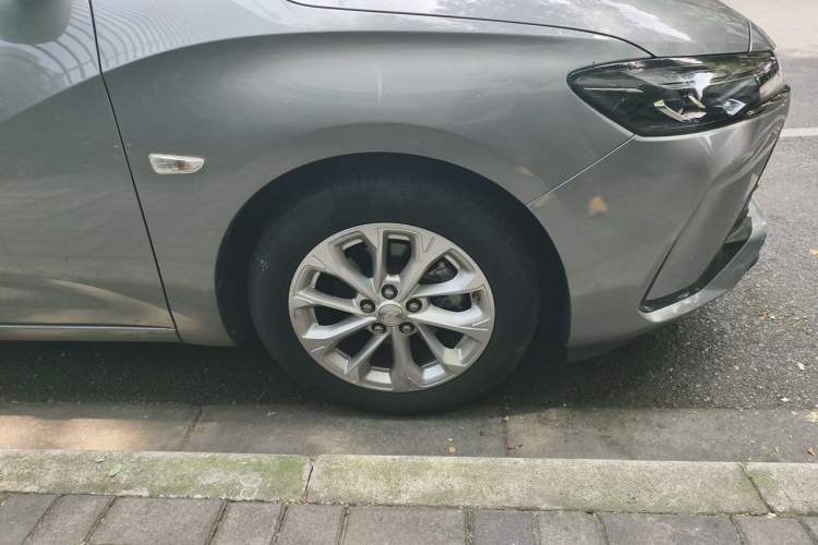 Used Chevrolet Monza 2024 1.5L Dual-Clutch Enjoyment Edition Right Front Wheel Hub