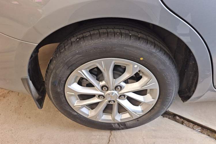 Used Chevrolet Monza 2024 1.5L Dual-Clutch Enjoyment Edition Right Rear Wheel Hub