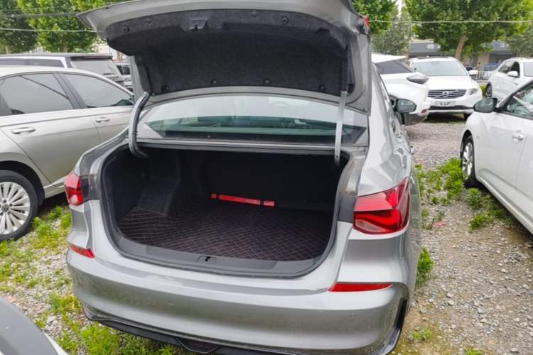 Used Chevrolet Monza 2024 1.5L Dual-Clutch Enjoyment Edition Trunk