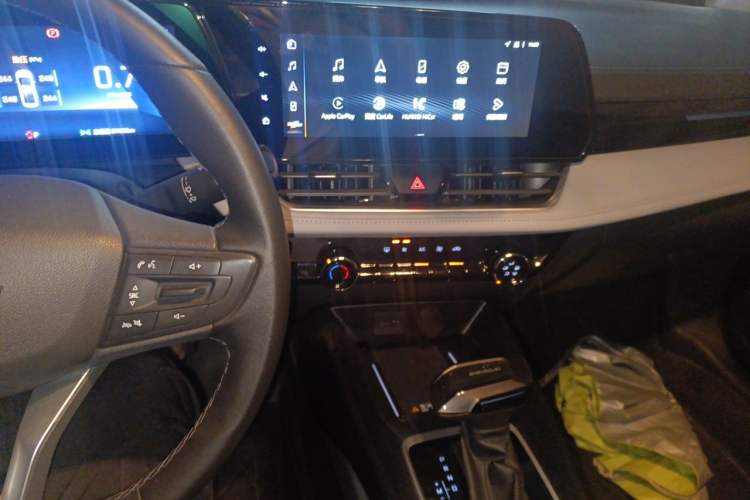 Used Chevrolet Monza 2024 1.5L Dual-Clutch Enjoyment Edition Audio And AC Panel
