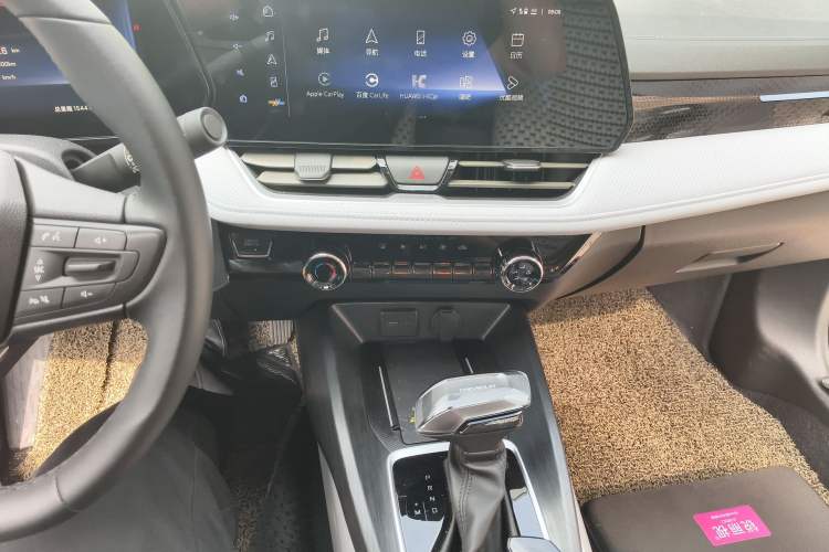 Used Chevrolet Monza 2024 1.5L Dual-Clutch Enjoyment Edition Audio And AC Panel
