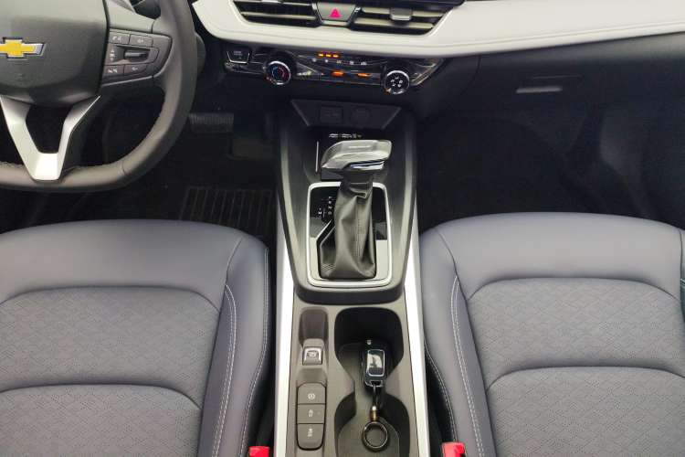 Used Chevrolet Monza 2024 1.5L Dual-Clutch Enjoyment Edition Gear Lever