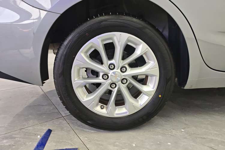 Used Chevrolet Monza 2024 1.5L Dual-Clutch Enjoyment Edition Right Rear Wheel Hub