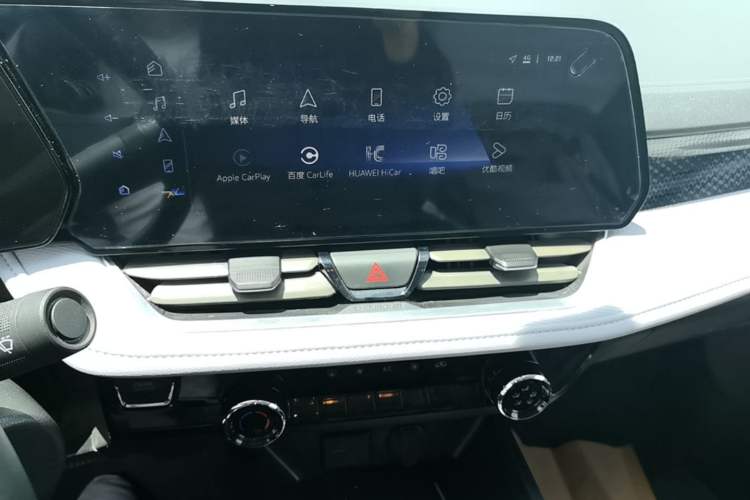 Used Chevrolet Monza 2024 1.5L Dual-Clutch Enjoyment Edition Audio And AC Panel