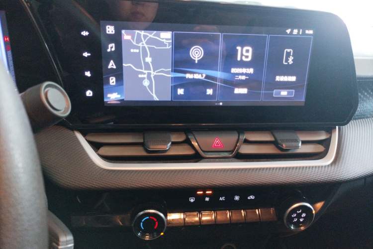 Used Chevrolet Monza 2024 1.5L Dual-Clutch Enjoyment Edition Audio And AC Panel