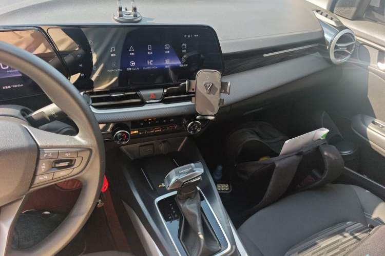 Used Chevrolet Monza 2024 1.5L Dual-Clutch Enjoyment Edition Audio And AC Panel
