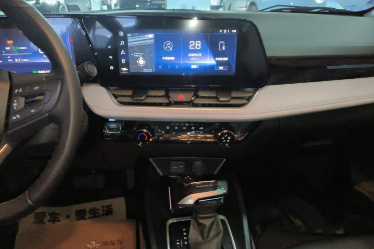 Used Chevrolet Monza 2024 1.5L Dual-Clutch Enjoyment Edition Audio And AC Panel