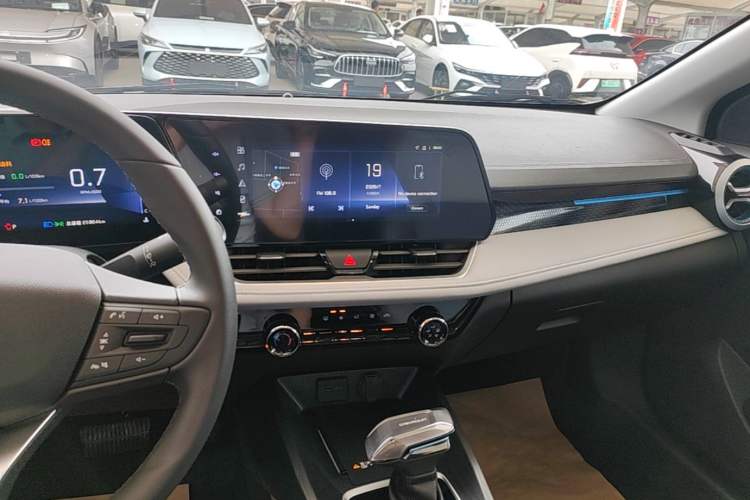 Used Chevrolet Monza 2024 1.5L Dual-Clutch Enjoyment Edition Audio And AC Panel