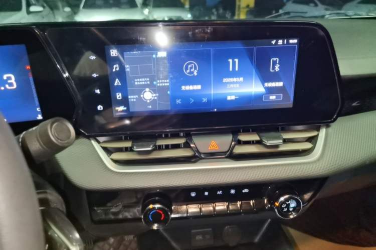 Used Chevrolet Monza 2024 1.5L Dual-Clutch Enjoyment Edition Audio And AC Panel