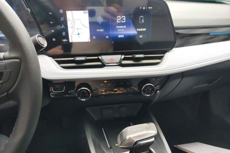 Used Chevrolet Monza 2024 1.5L Dual-Clutch Enjoyment Edition Audio And AC Panel
