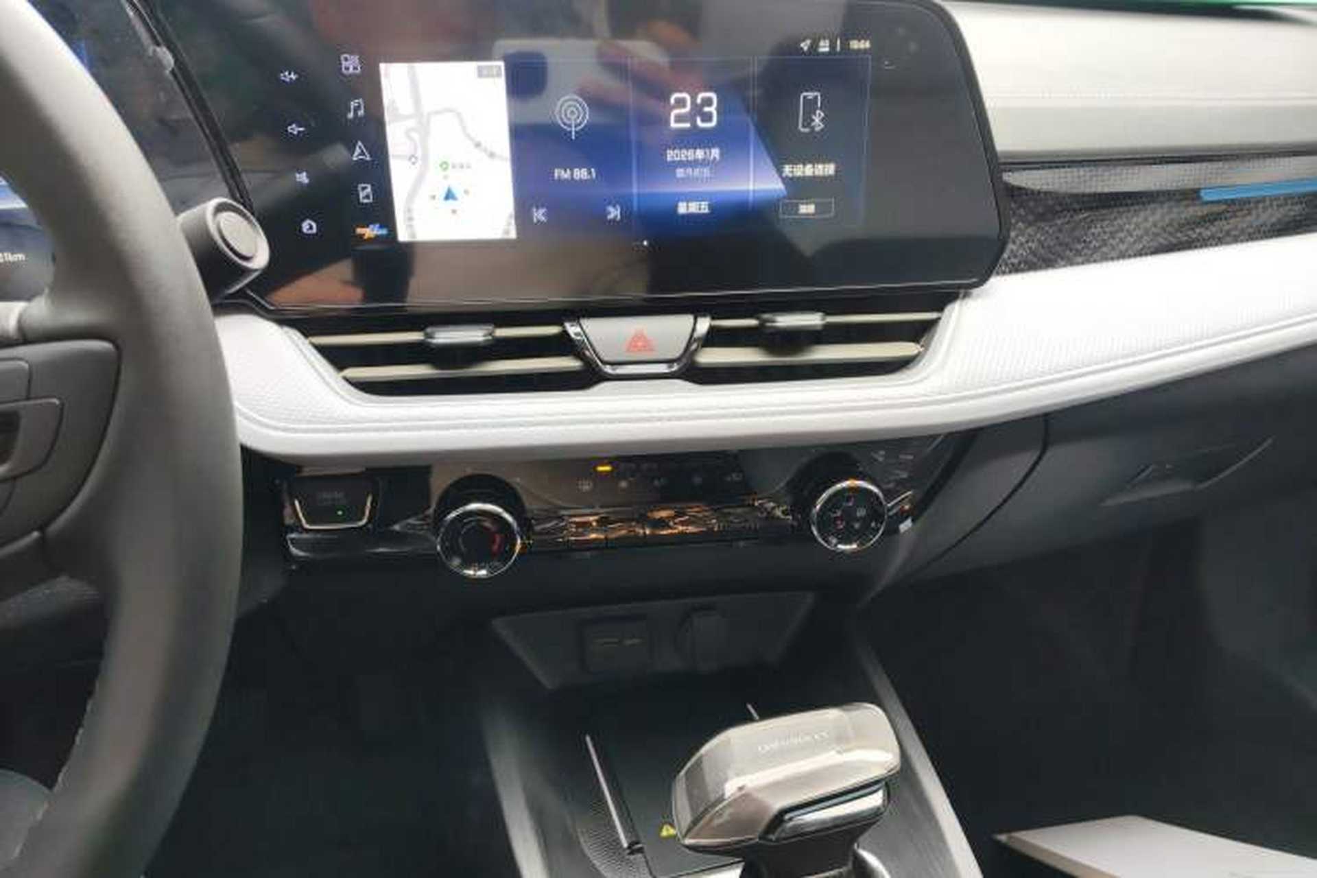 Used Chevrolet Monza 2024 1.5L Dual-Clutch Enjoyment Edition Audio And AC Panel