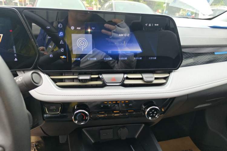 Used Chevrolet Monza 2024 1.5L Dual-Clutch Enjoyment Edition Audio And AC Panel