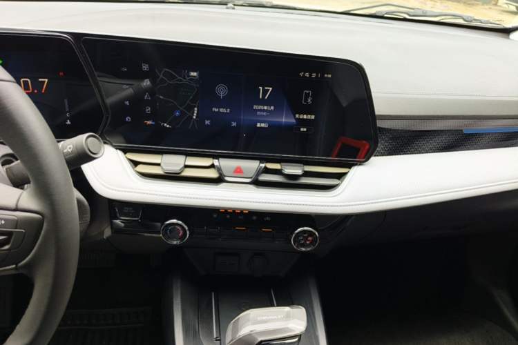 Used Chevrolet Monza 2024 1.5L Dual-Clutch Enjoyment Edition Audio And AC Panel