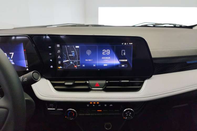 Used Chevrolet Monza 2024 1.5L Dual-Clutch Enjoyment Edition Audio And AC Panel