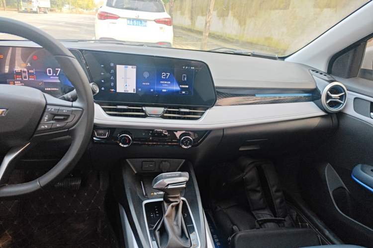Used Chevrolet Monza 2024 1.5L Dual-Clutch Enjoyment Edition Audio And AC Panel