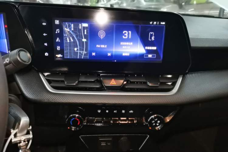 Used Chevrolet Monza 2024 1.5L Dual-Clutch Enjoyment Edition Audio And AC Panel