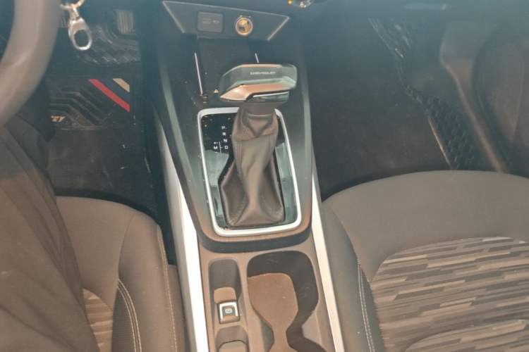 Used Chevrolet Monza 2024 1.5L Dual-Clutch Enjoyment Edition Gear Lever