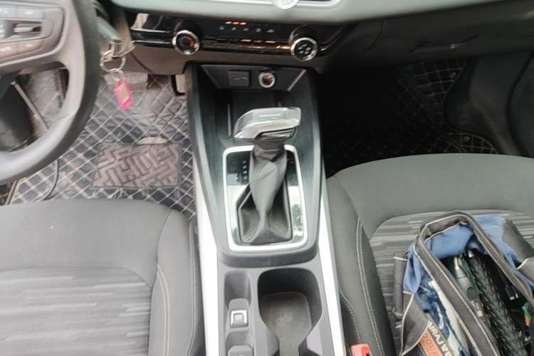 Used Chevrolet Monza 2024 1.5L Dual-Clutch Enjoyment Edition Gear Lever