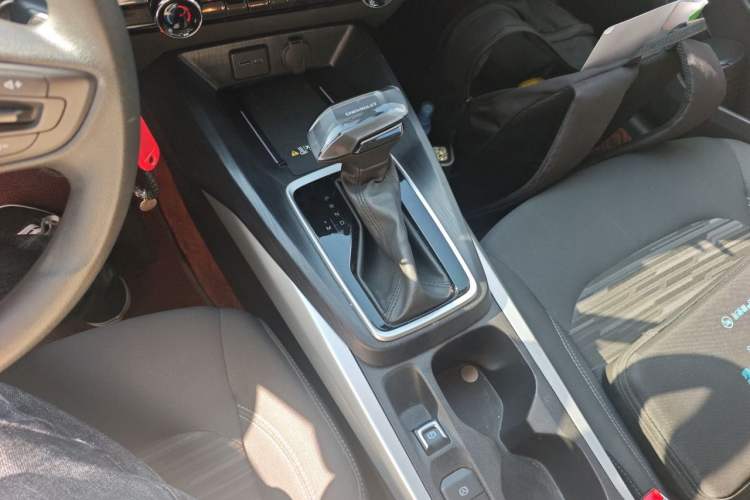 Used Chevrolet Monza 2024 1.5L Dual-Clutch Enjoyment Edition Gear Lever