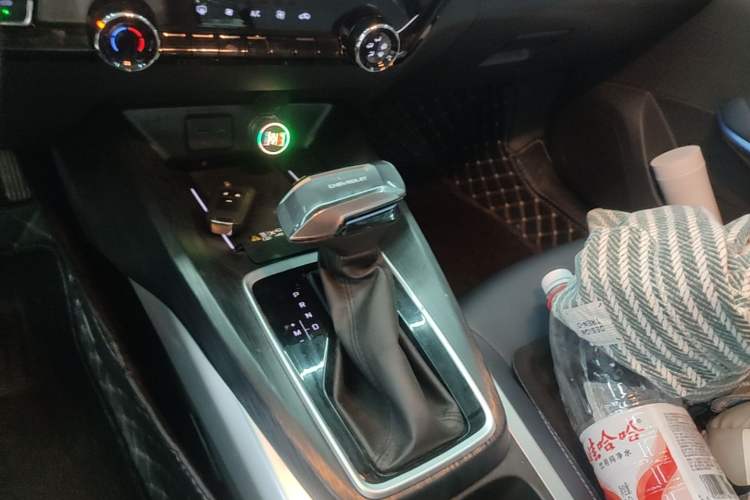 Used Chevrolet Monza 2024 1.5L Dual-Clutch Enjoyment Edition Gear Lever