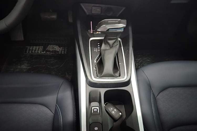 Used Chevrolet Monza 2024 1.5L Dual-Clutch Enjoyment Edition Gear Lever