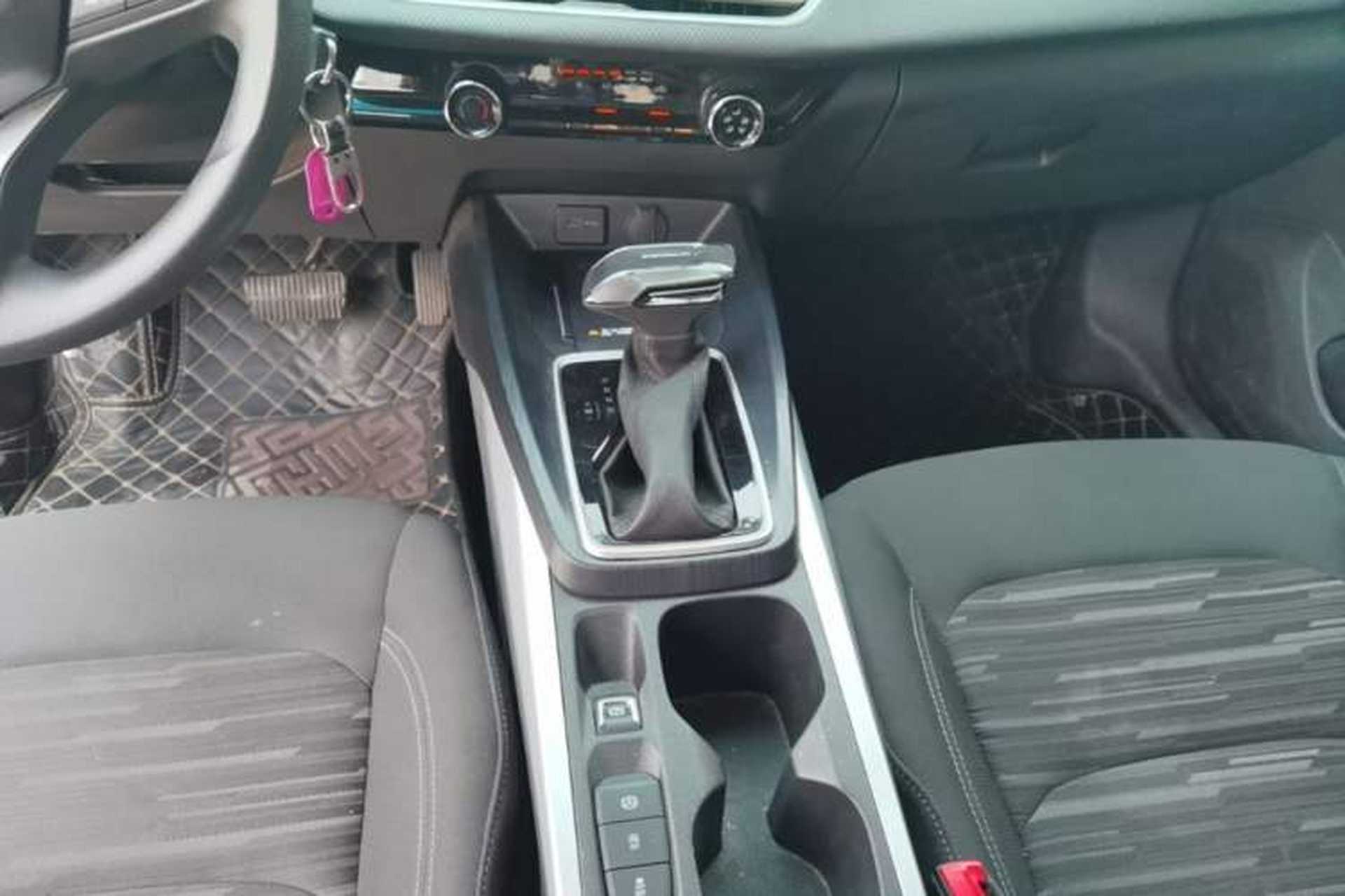 Used Chevrolet Monza 2024 1.5L Dual-Clutch Enjoyment Edition Gear Lever
