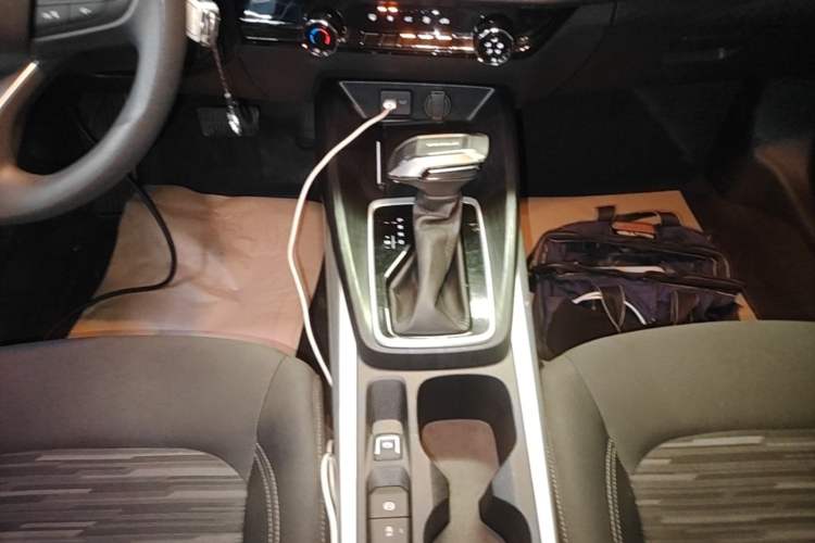 Used Chevrolet Monza 2024 1.5L Dual-Clutch Enjoyment Edition Gear Lever