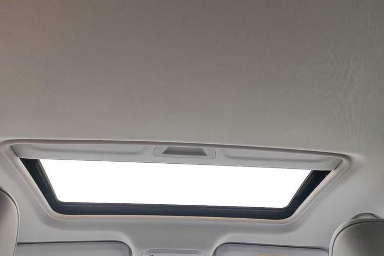 Used Chevrolet Monza 2024 1.5L Dual-Clutch Enjoyment Edition Headliner