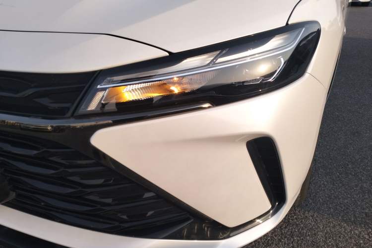 Used Chevrolet Monza 2024 1.5L Dual-Clutch Enjoyment Edition Left Front Headlight