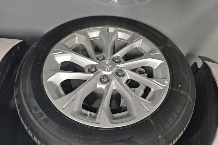 Used Chevrolet Monza 2024 1.5L Dual-Clutch Enjoyment Edition Left Front Wheel Hub