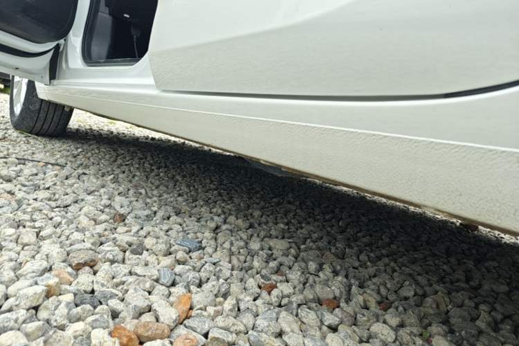Used Chevrolet Monza 2024 1.5L Dual-Clutch Enjoyment Edition Left Side Sill