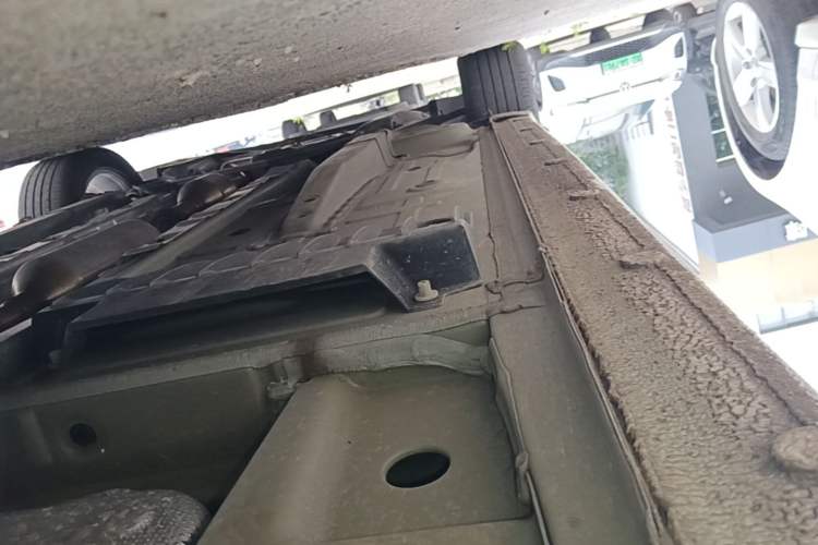 Used Chevrolet Monza 2024 1.5L Dual-Clutch Enjoyment Edition Left Side Sill
