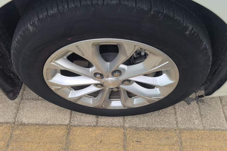 Used Chevrolet Monza 2024 1.5L Dual-Clutch Enjoyment Edition Right Front Wheel Hub