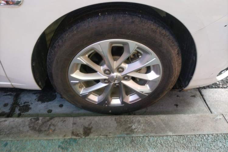 Used Chevrolet Monza 2024 1.5L Dual-Clutch Enjoyment Edition Right Front Wheel Hub