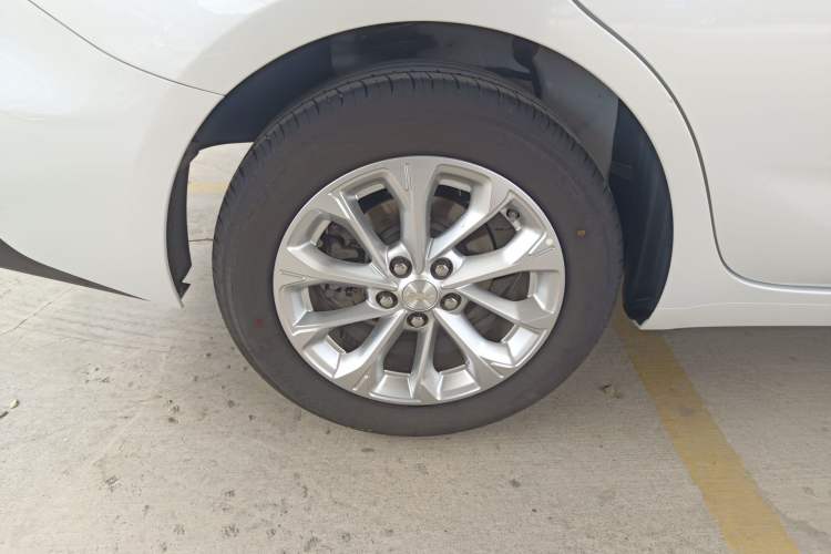 Used Chevrolet Monza 2024 1.5L Dual-Clutch Enjoyment Edition Right Rear Wheel Hub