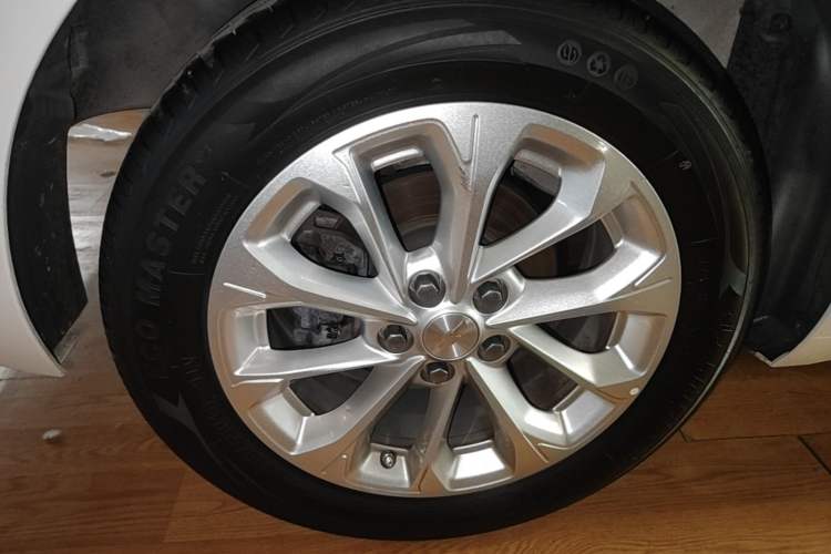 Used Chevrolet Monza 2024 1.5L Dual-Clutch Enjoyment Edition Right Rear Wheel Hub