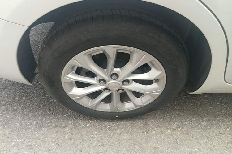 Used Chevrolet Monza 2024 1.5L Dual-Clutch Enjoyment Edition Right Rear Wheel Hub